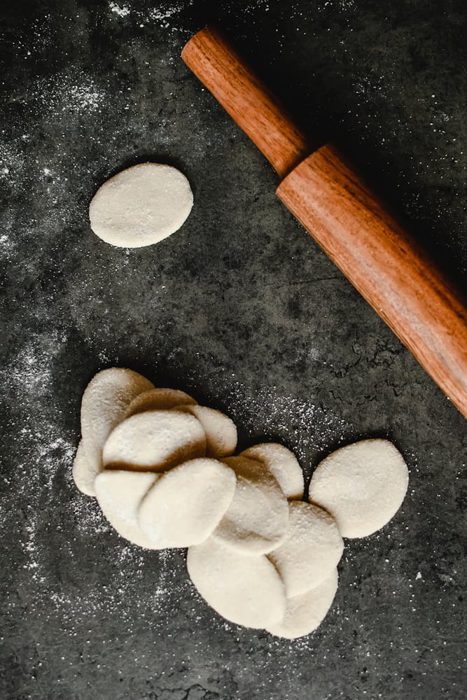 Exploring Flavor Differences Between Classic and Contemporary Pizza Making